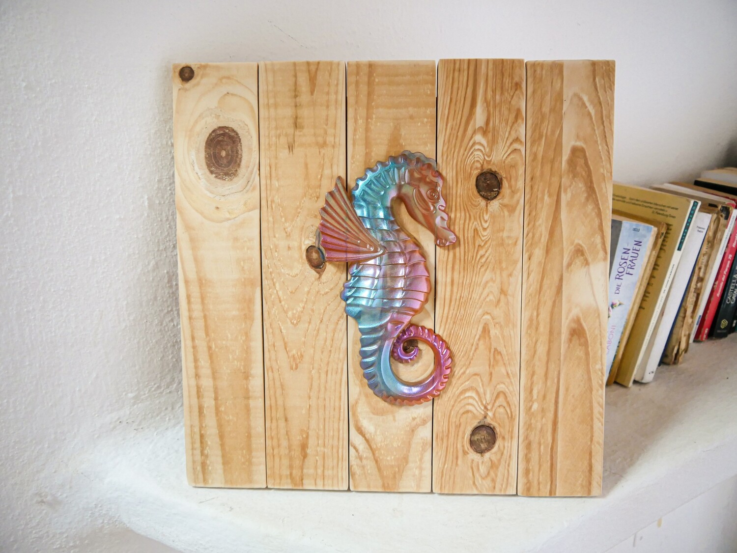 Artificial wood pallet and epoxy resin picture - &quot;Seahorse&quot; - 35 x 35 x 2 cm