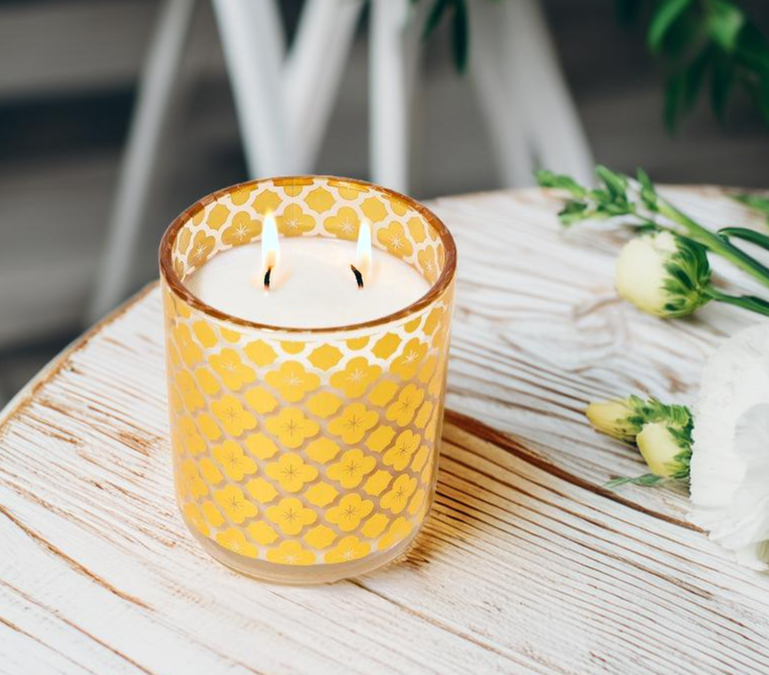 Gold Pattern Glass with Gold Lid - 15 oz