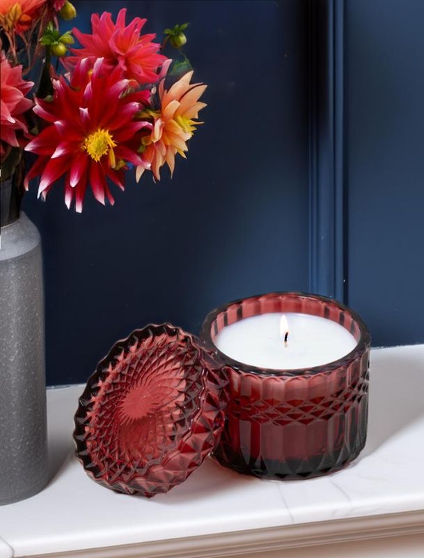 Diamond Glass Red with Lid - 7.5 oz Diamond Glass Red with Lid - 7.5 oz