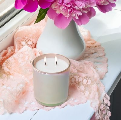 Iridescent Blush Glass with Gold Lid - 15 oz