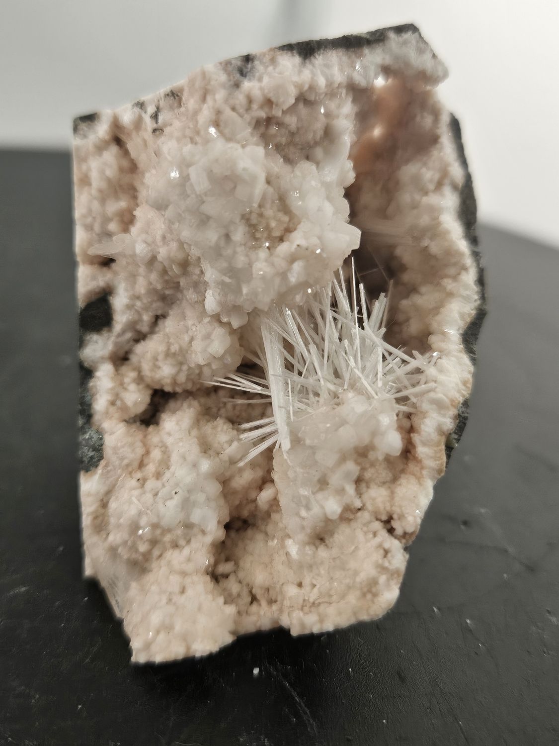 Scolecite geode w/Heulandite