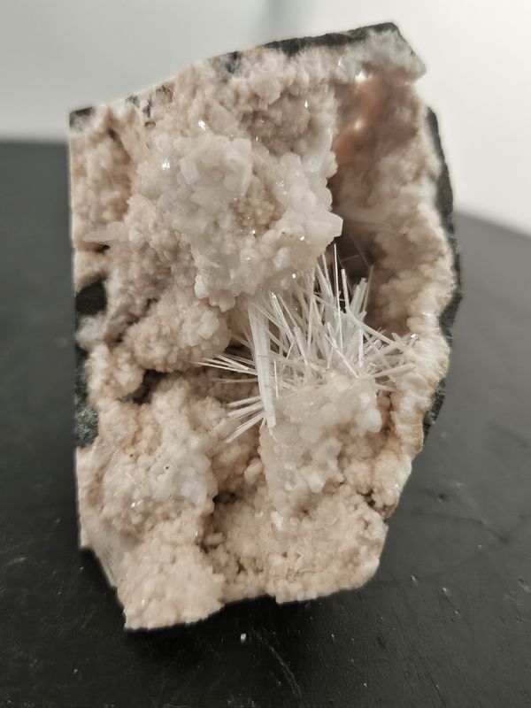 Scolecite geode w/Heulandite