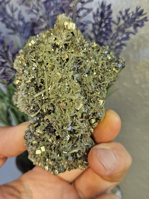 Quartz, w/Pyrite &amp; Chlorite
