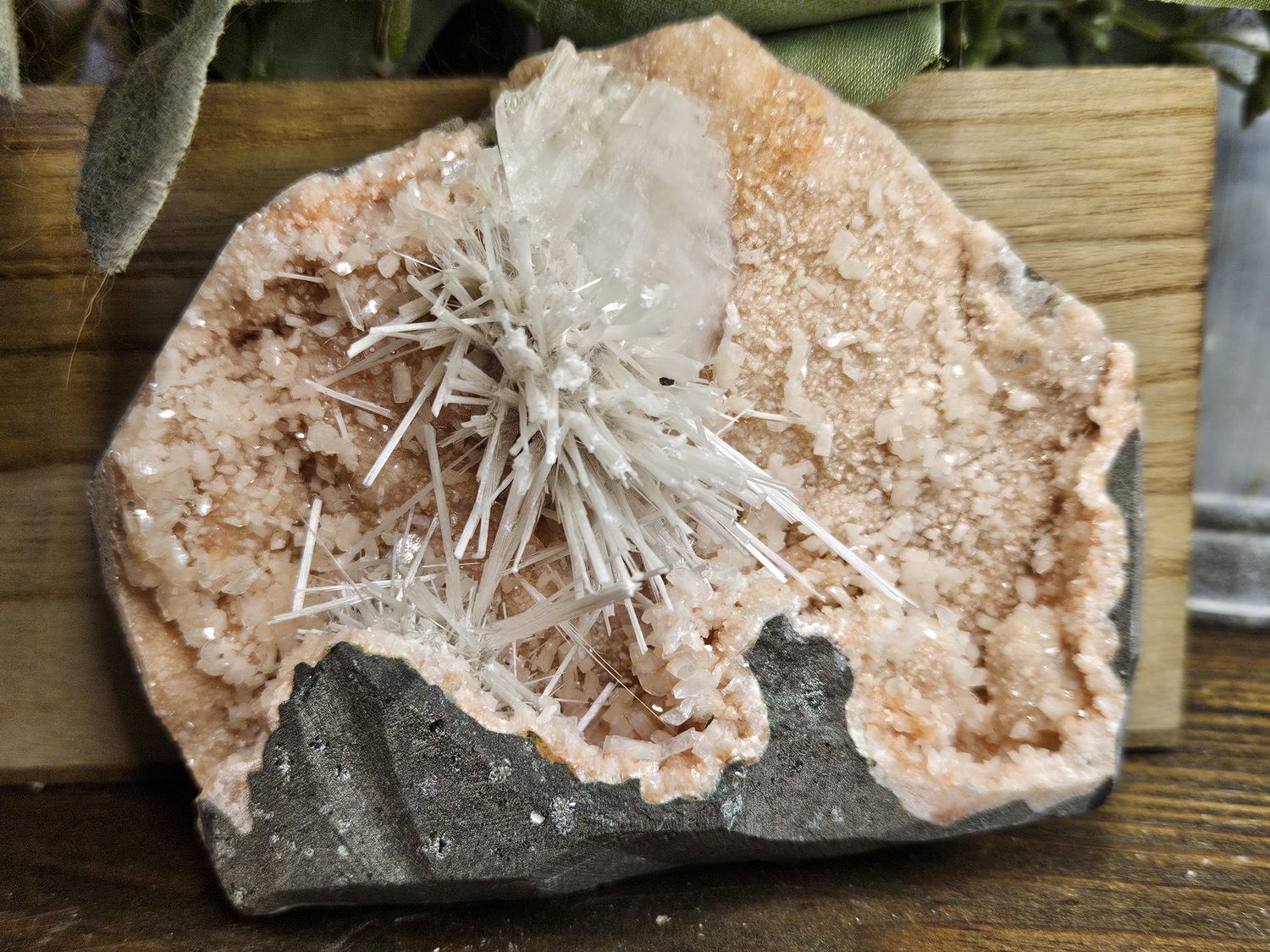 Scolecite, Heulandite &amp; Calcite.  From India