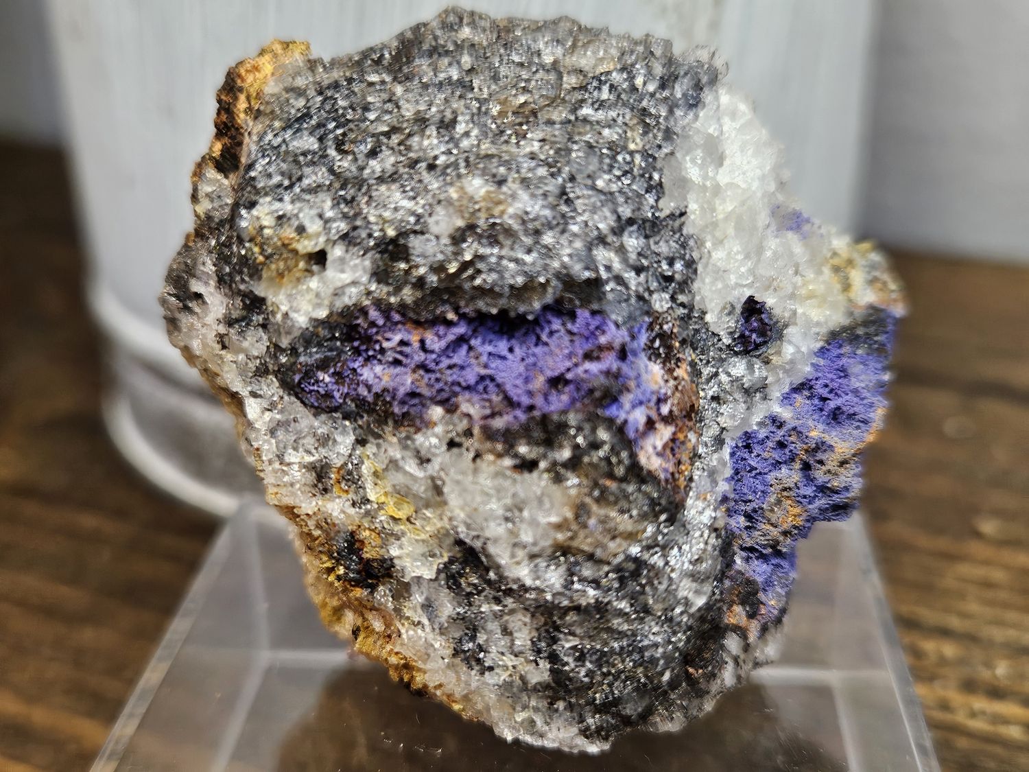 Phosphosiderite on stand