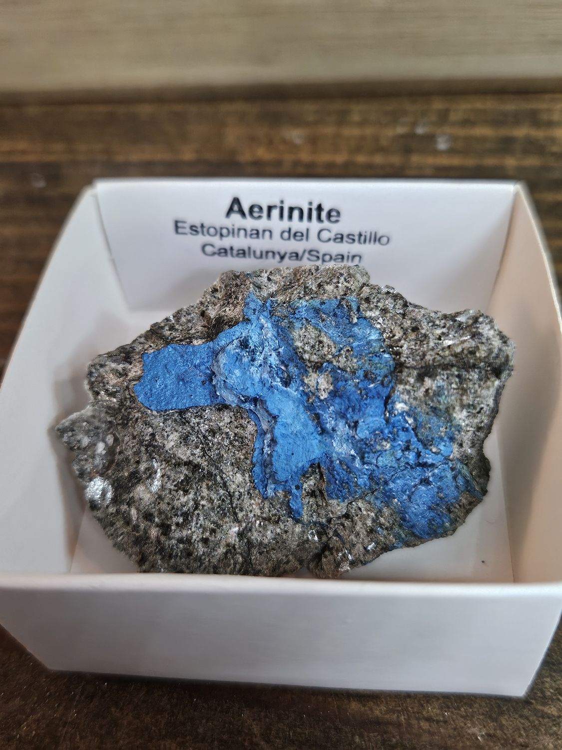 Aerinite