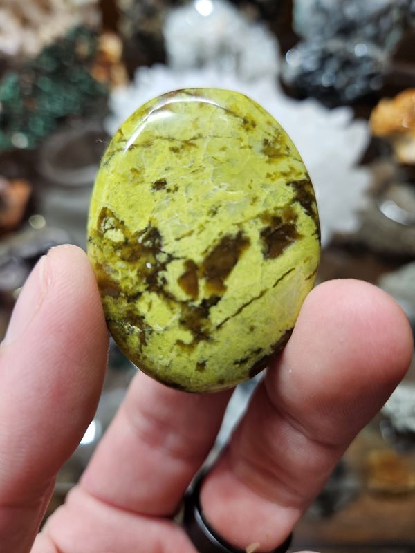 Green Opal, polished &quot;palm-stone&quot;