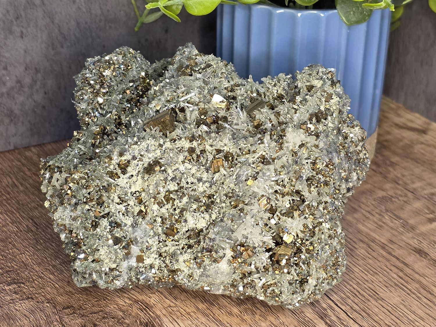Large Quartz w/Chlorite &amp; Pyrite