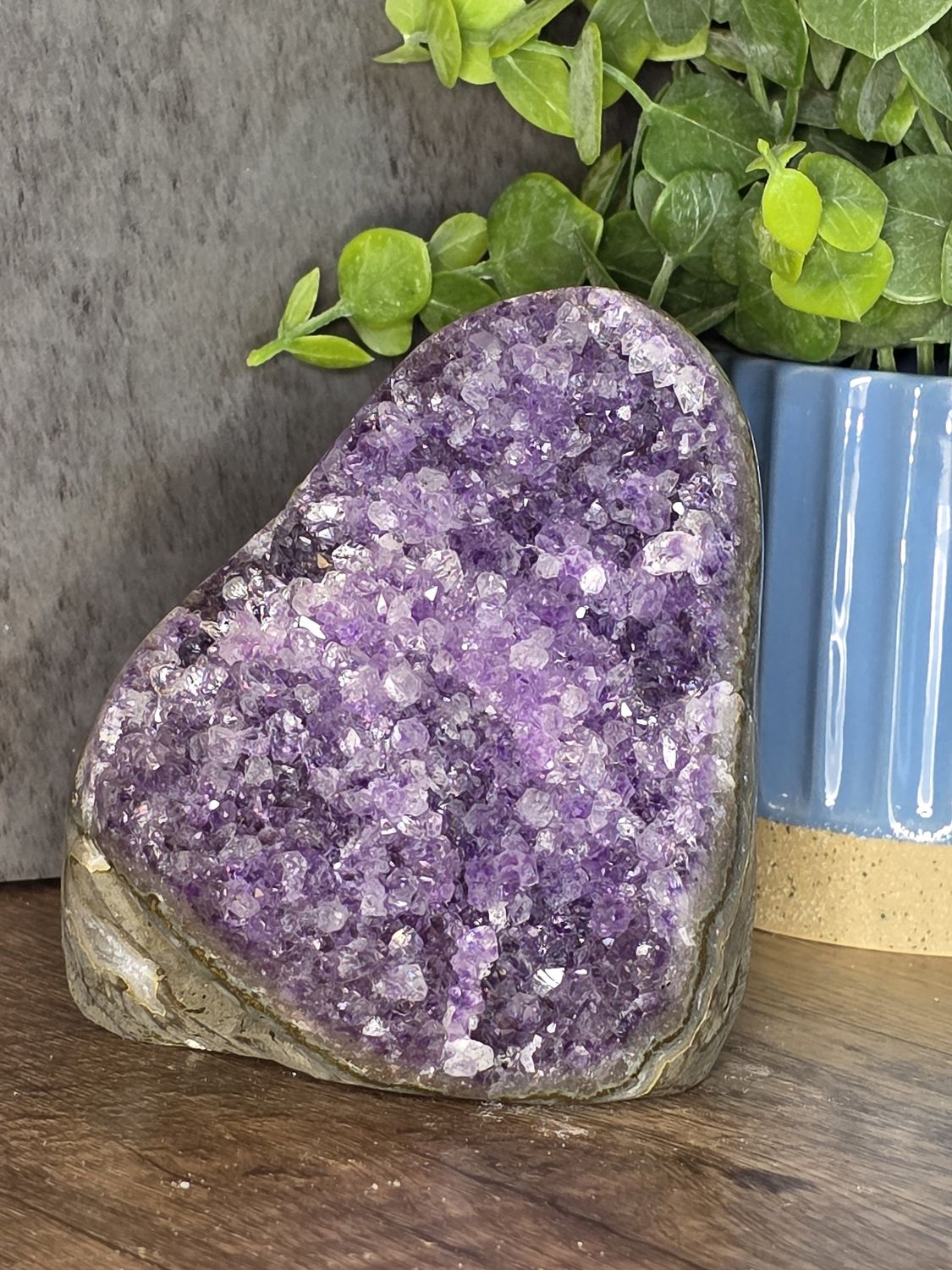Amethyst w/cut, free standing base.