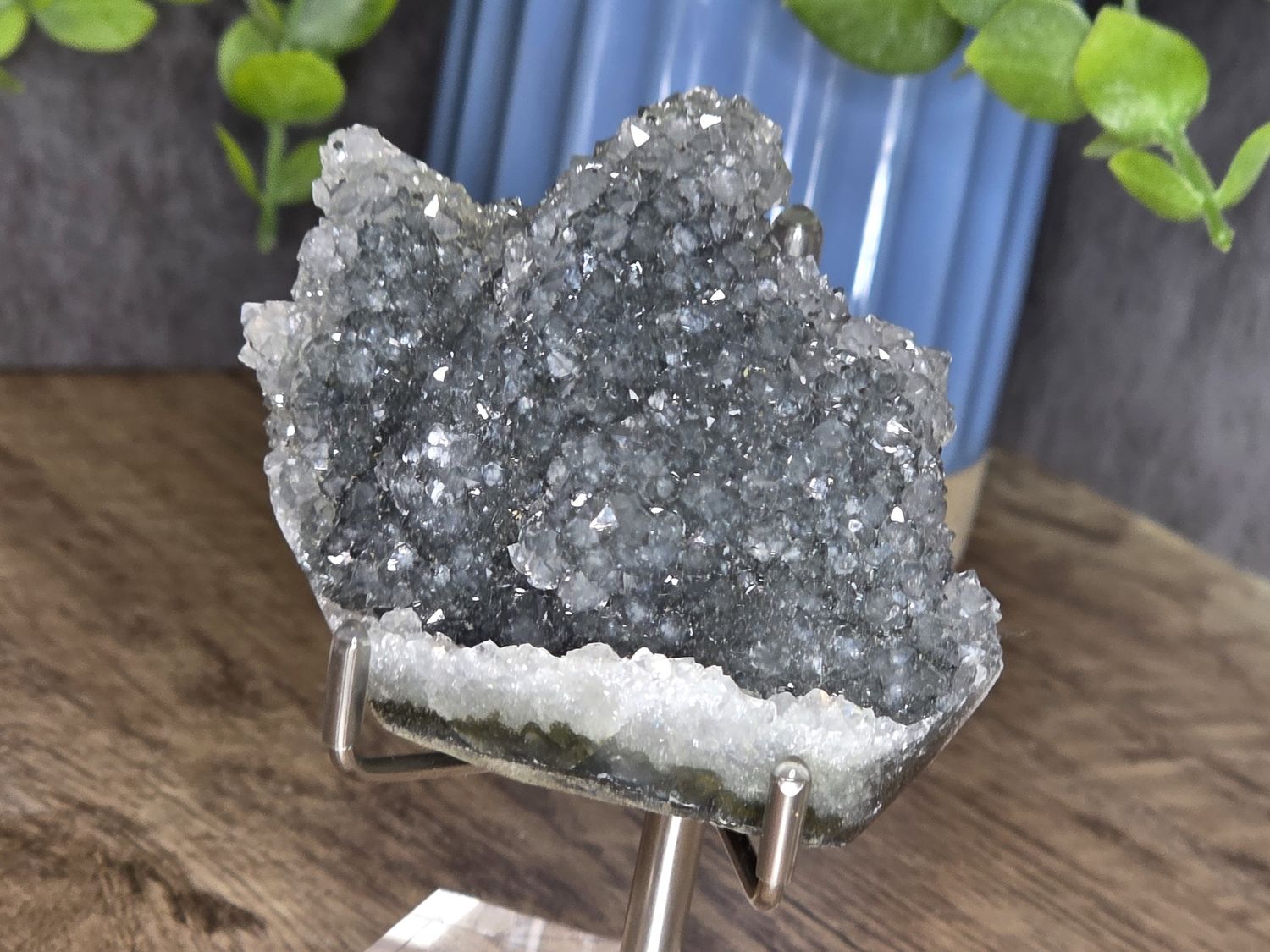 Quartz w/cut base
