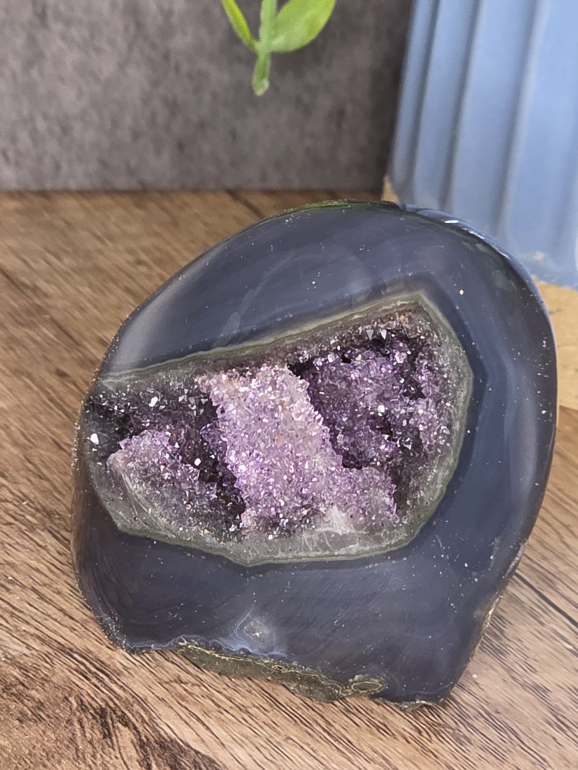 Amazing Amethyst Geode w/stalactites