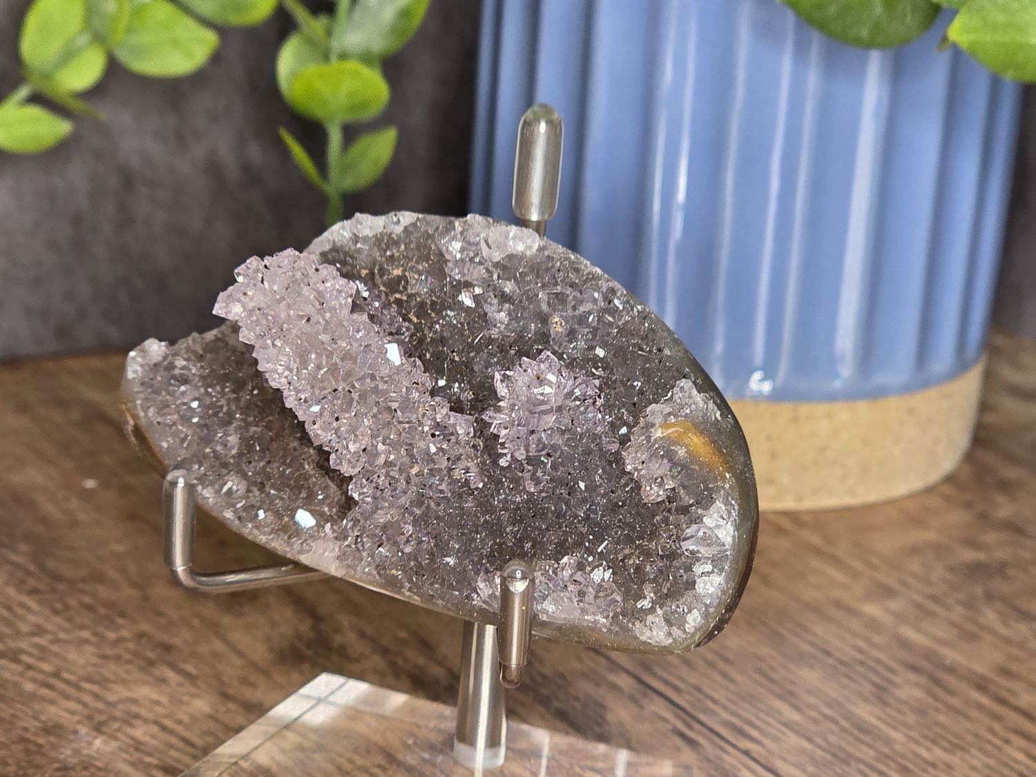 Quartz geode w/stalactites