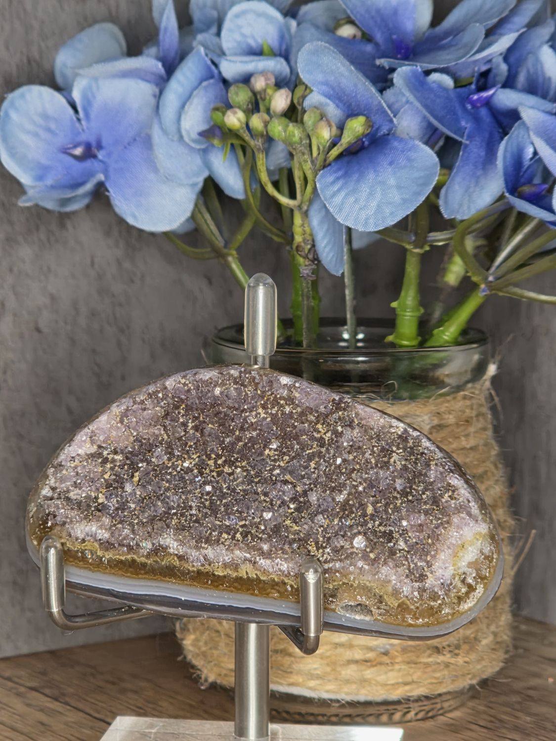 Amethyst w/polished sides &amp; base
