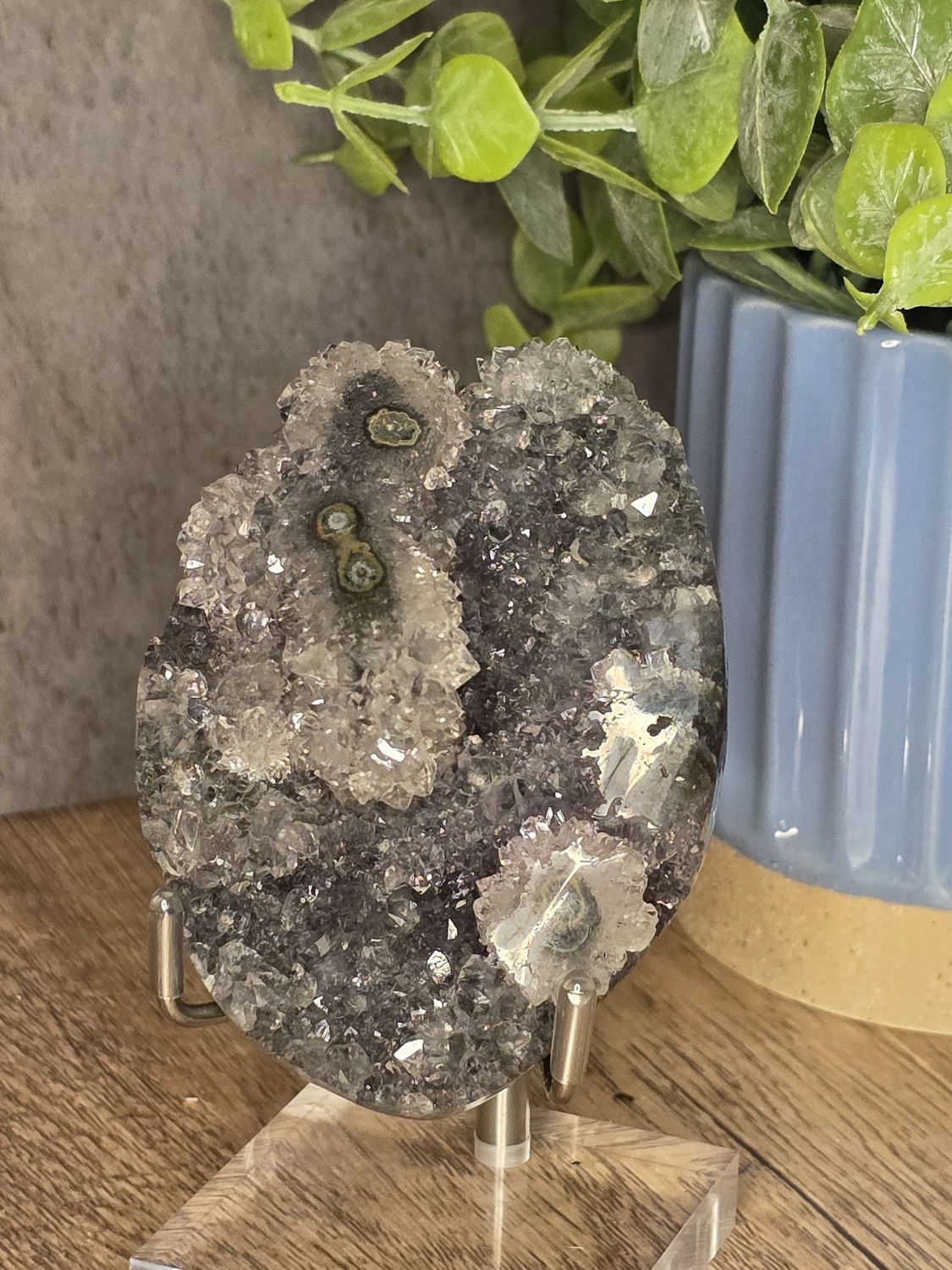 Amazing gray amethyst w/polished stalactites