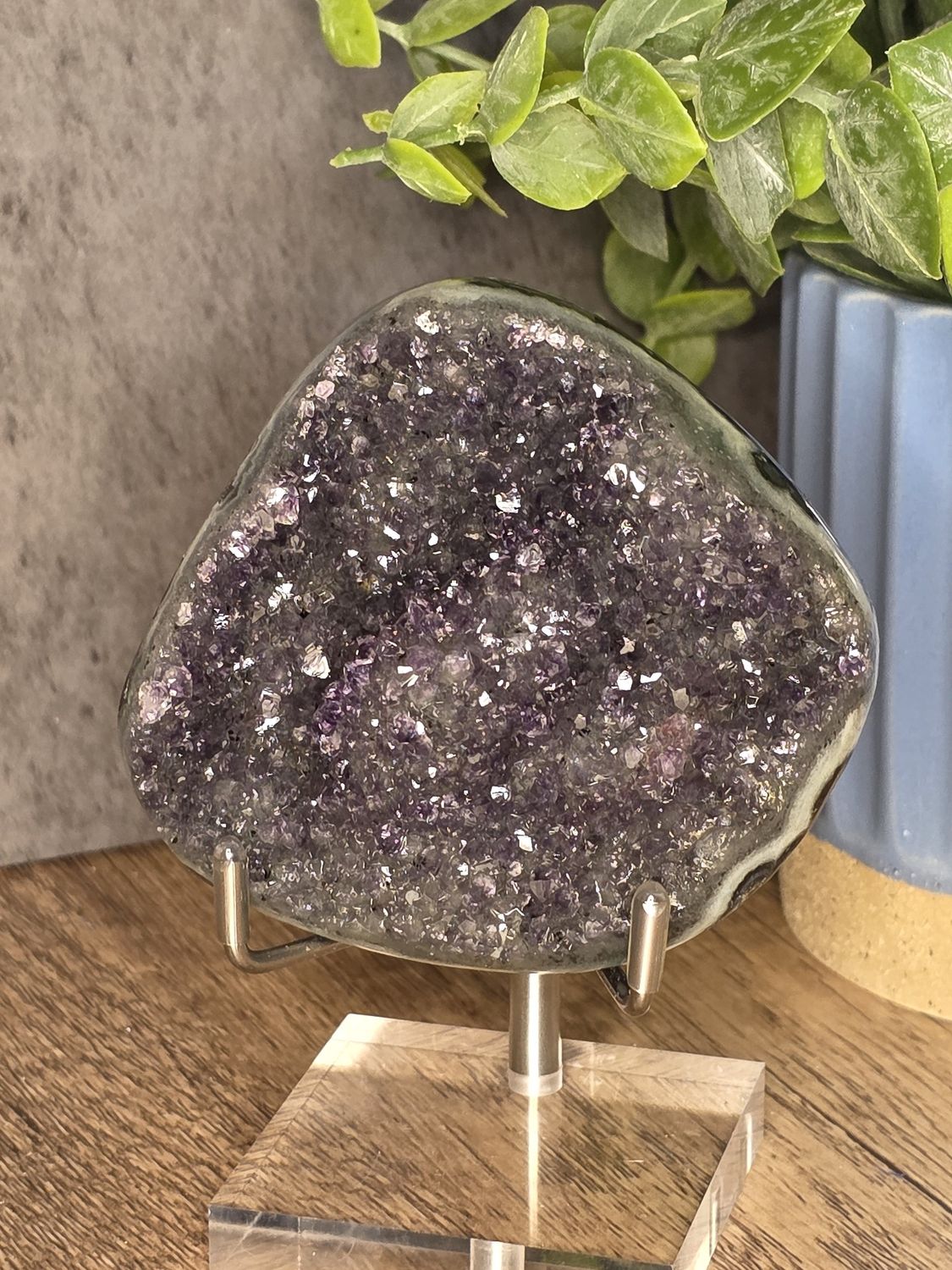 High quality Amethyst w/polished sides.