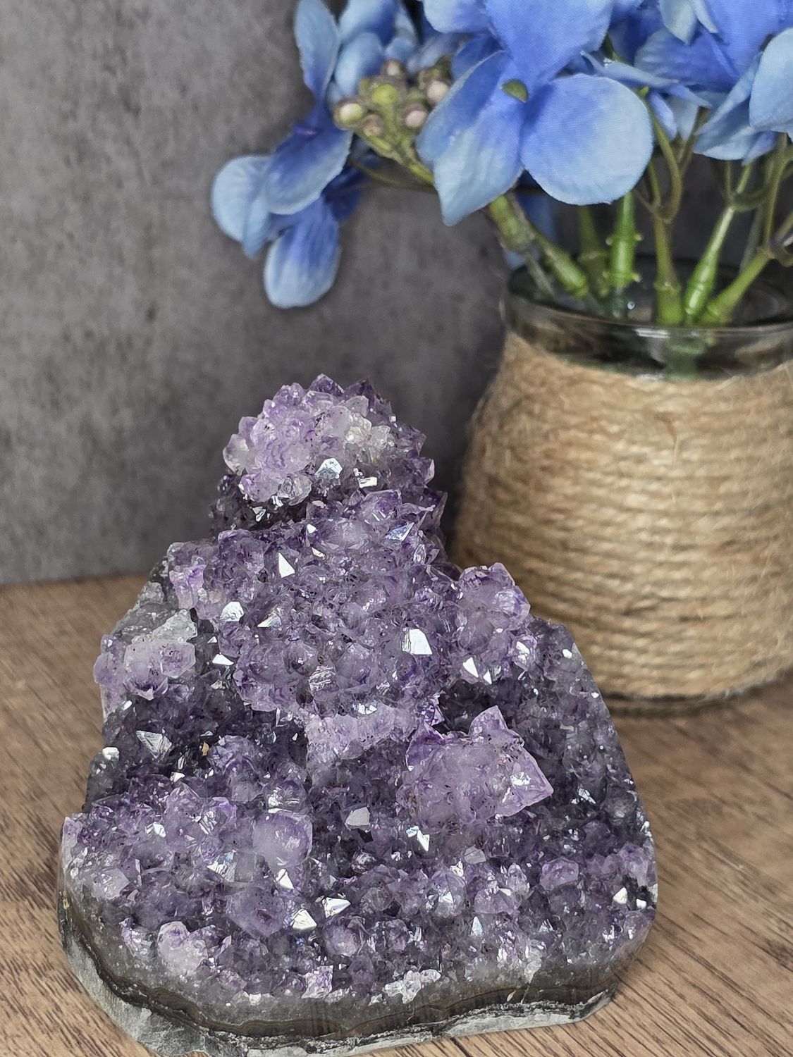 High quality Purple Amethyst w/several stalactites