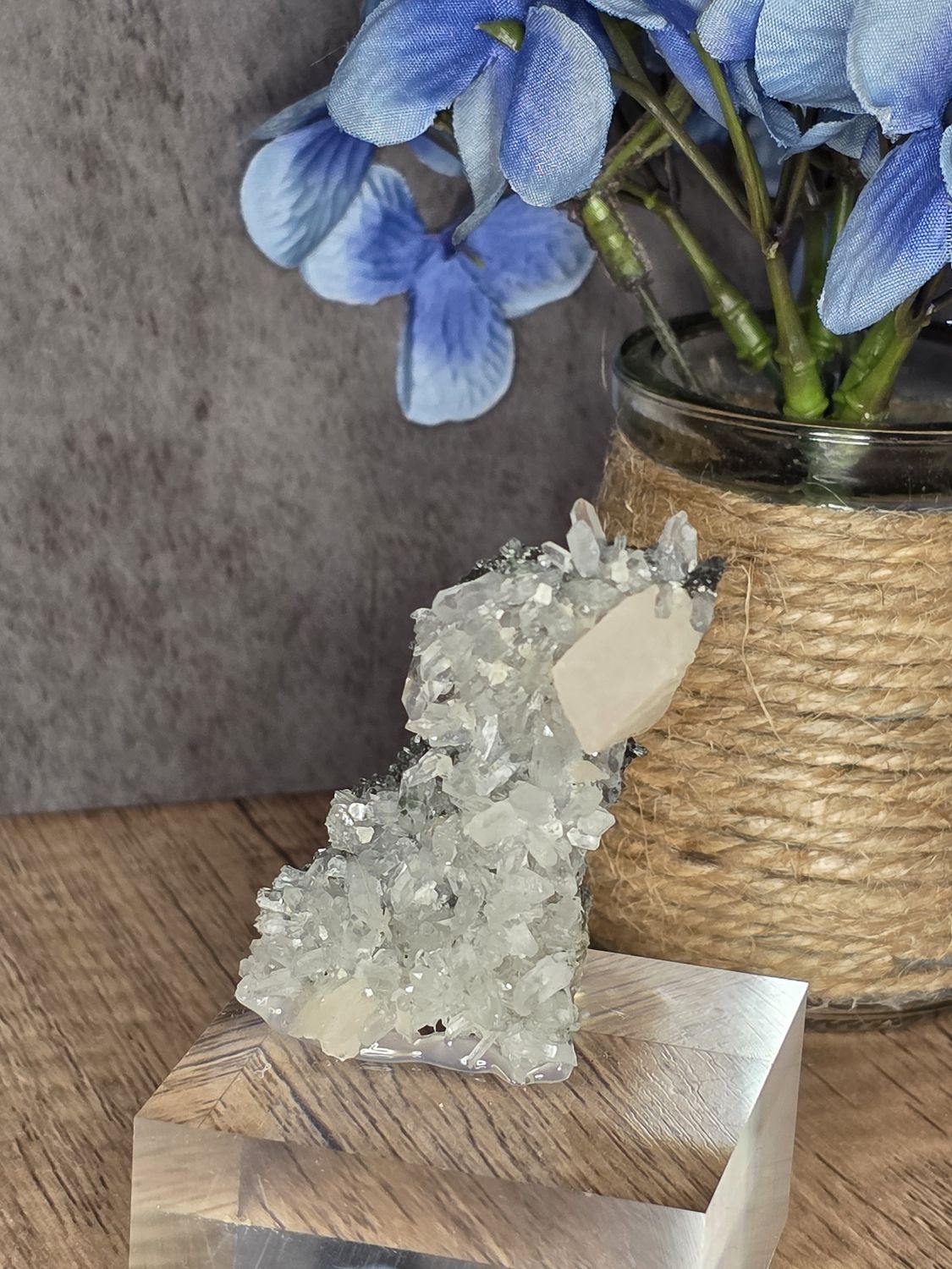 Quartz w/Calcite on acrylic stand