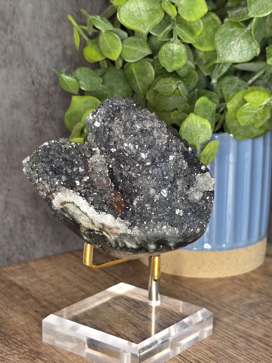 Beautiful Gray Amethyst w/stalactites.  Polished sides.