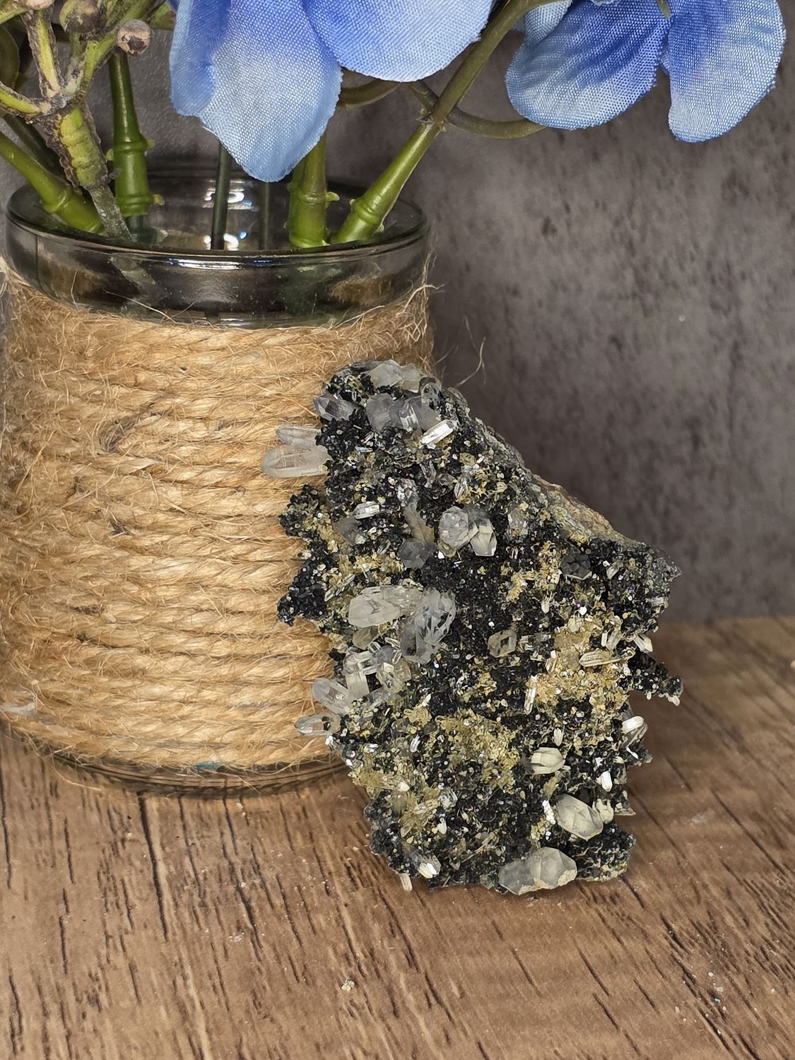 Quartz w/Chlorite &amp; Epidote