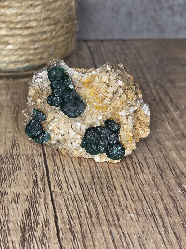 Quartz w/Malachite *repaired