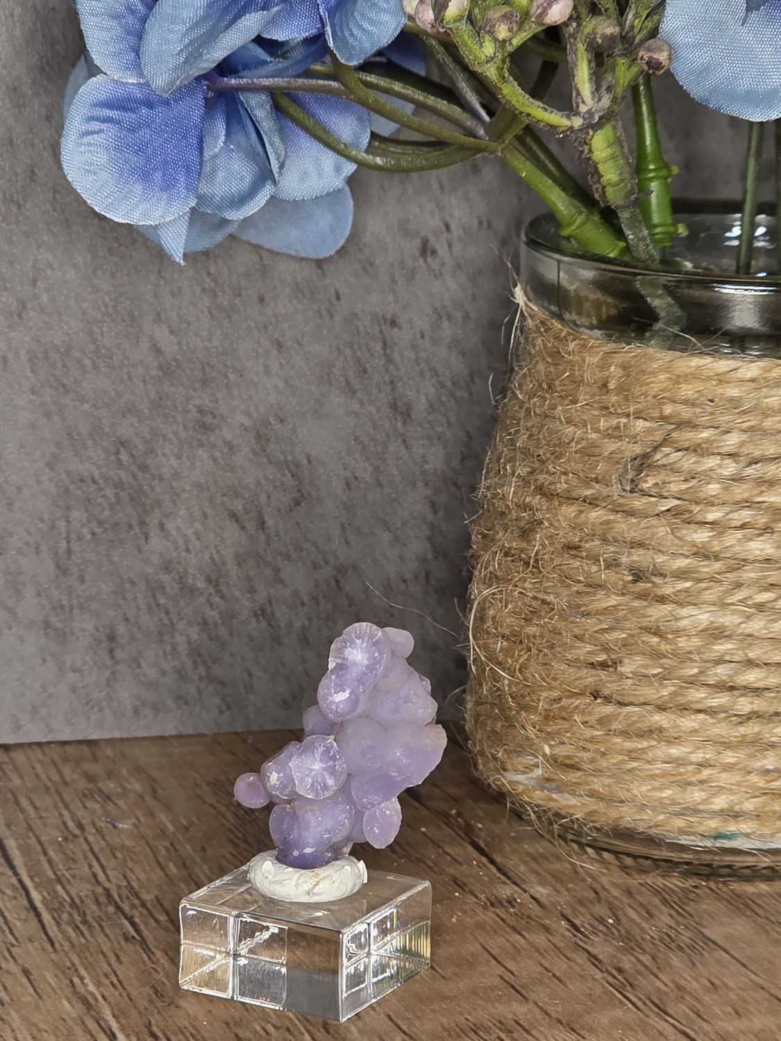 Small Grape Agate on base