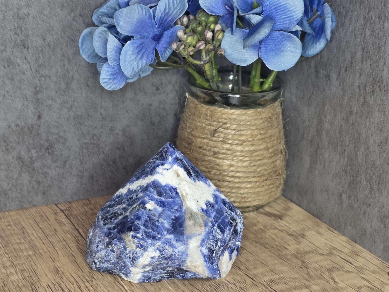Sodalite, point