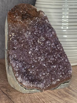 Two-toned Amethyst w/freestanding cut base