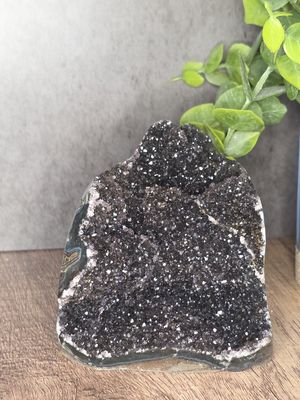 Black Galaxy Amethyst w/freestanding cut base