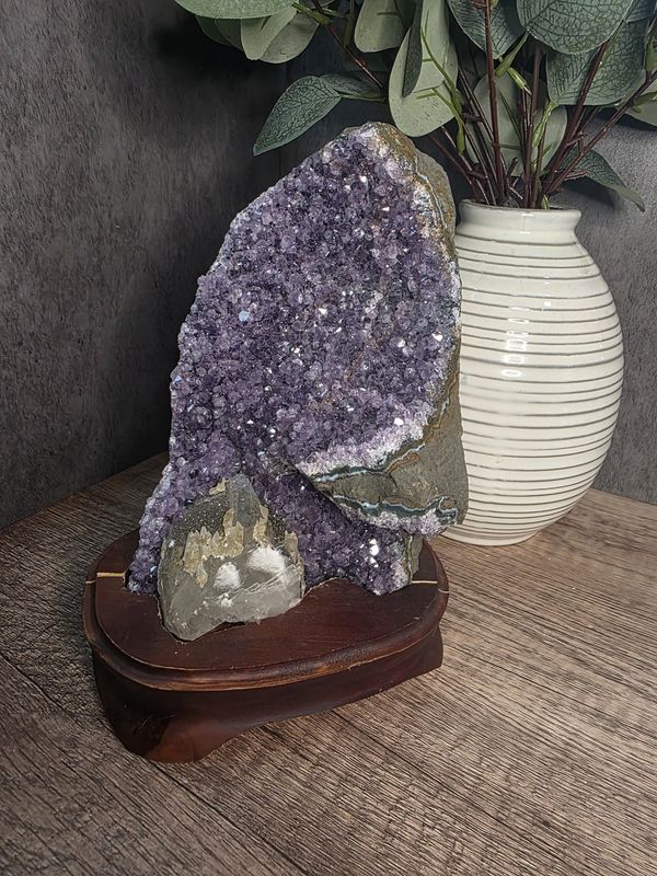 AMAZING Purple Amethyst w/druzy Calcite on wood base.
