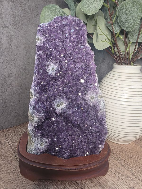 AMAZING Purple Amethyst w/stalactite eyes.  Includes custom wood base!