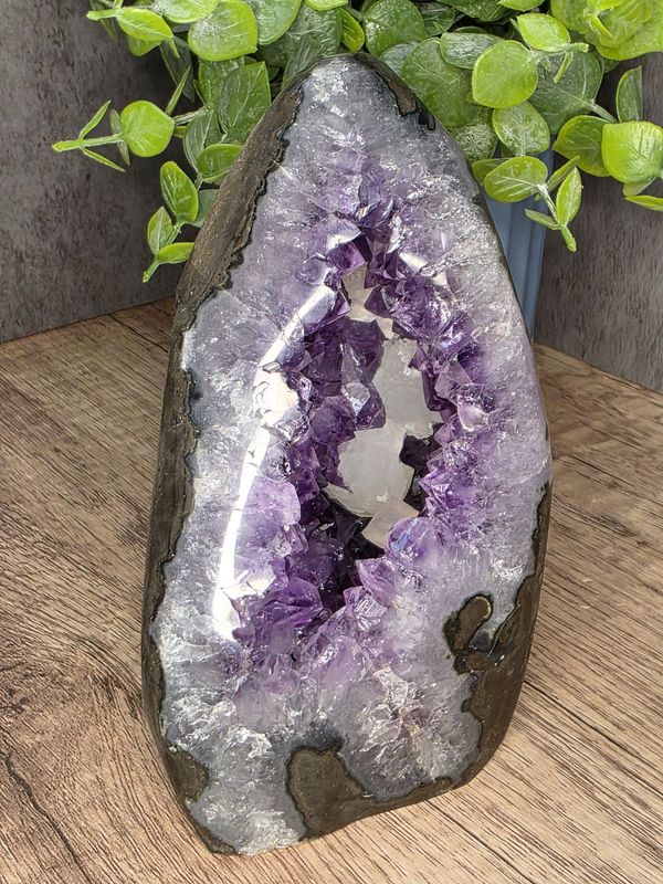 Amazing polished Amethyst cathedral w/Calcite