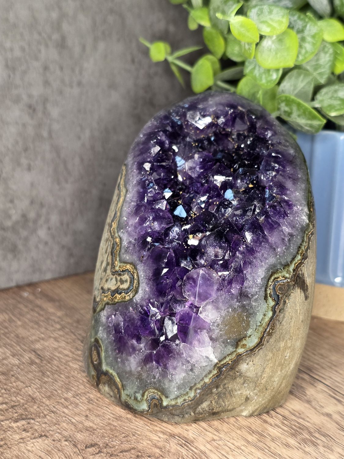 High quality, deep-Purple Amethyst cathedral