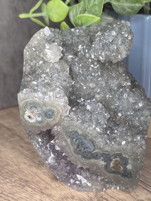 Amethyst cathedral w/stalactite eyes