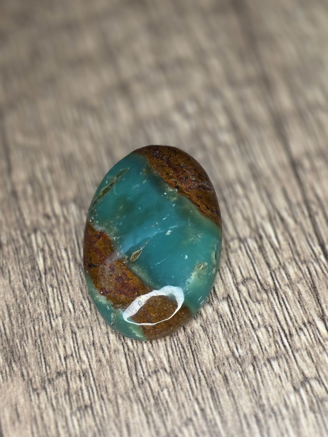 Green Chrysoprase, cabochon