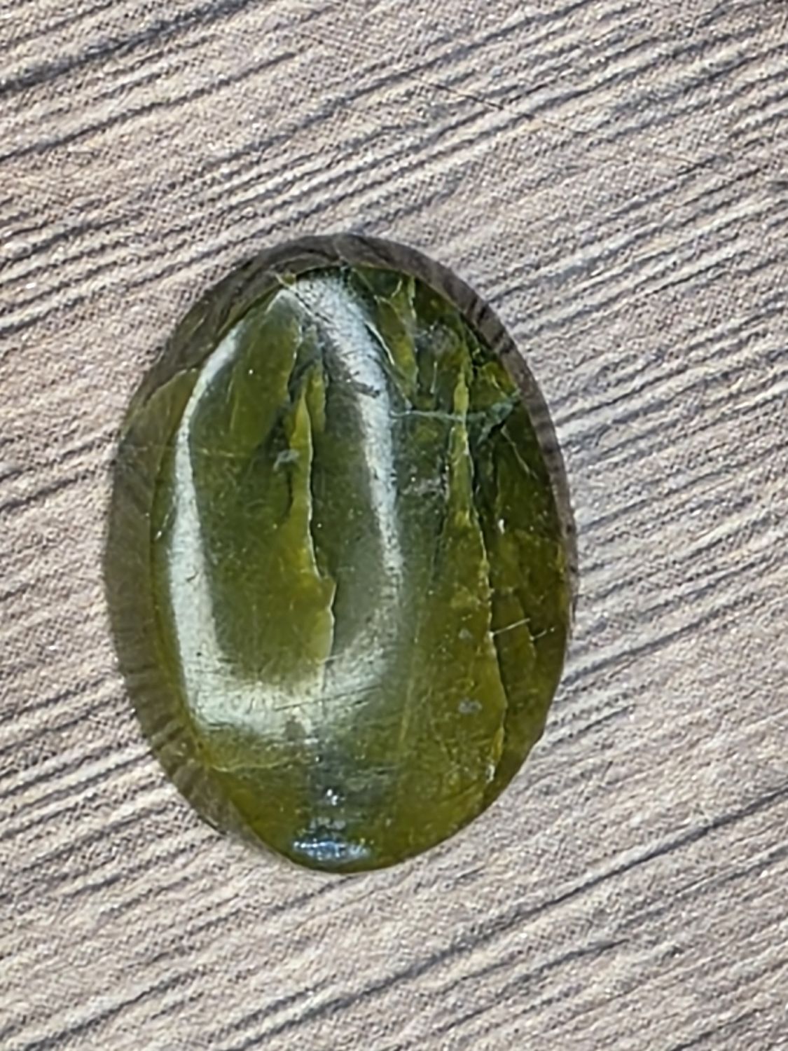 Atlantiscite, cabochon