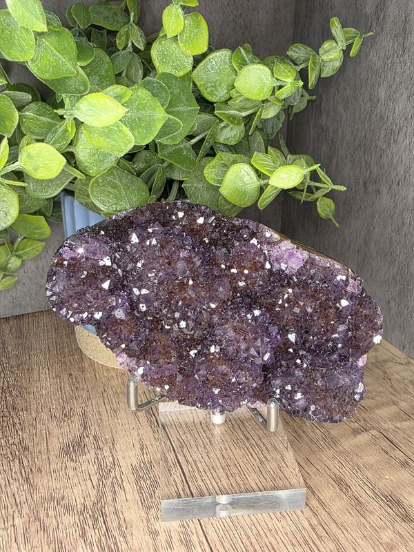 High quality Purple Amethyst w/polished sides.  Includes stand!