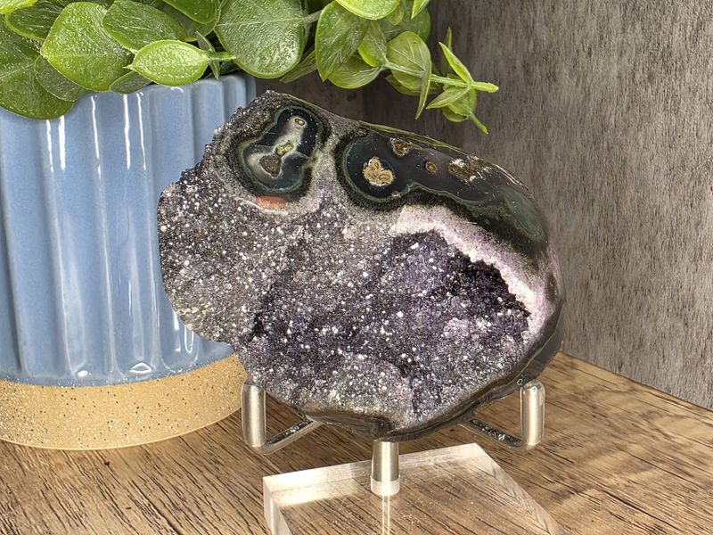 High quality Galaxy Amethyst, w/polished stalactites!