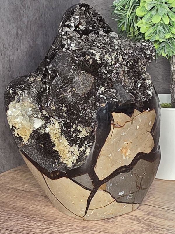 Druzy Septarian Stone w/Calcite, polished egg.  Freestanding base!