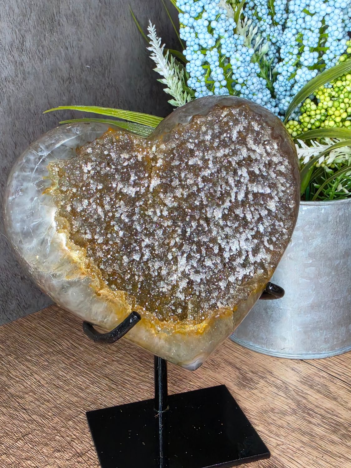 Amazing, druzy Quartz, heart.  Includes custom stand!