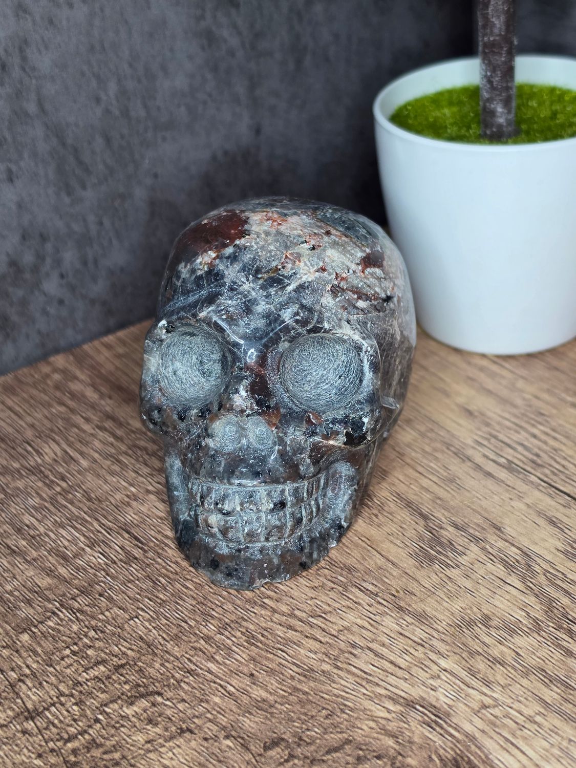 UV reactive, Yooperlite skull.