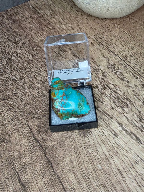 Turquoise in perky box.