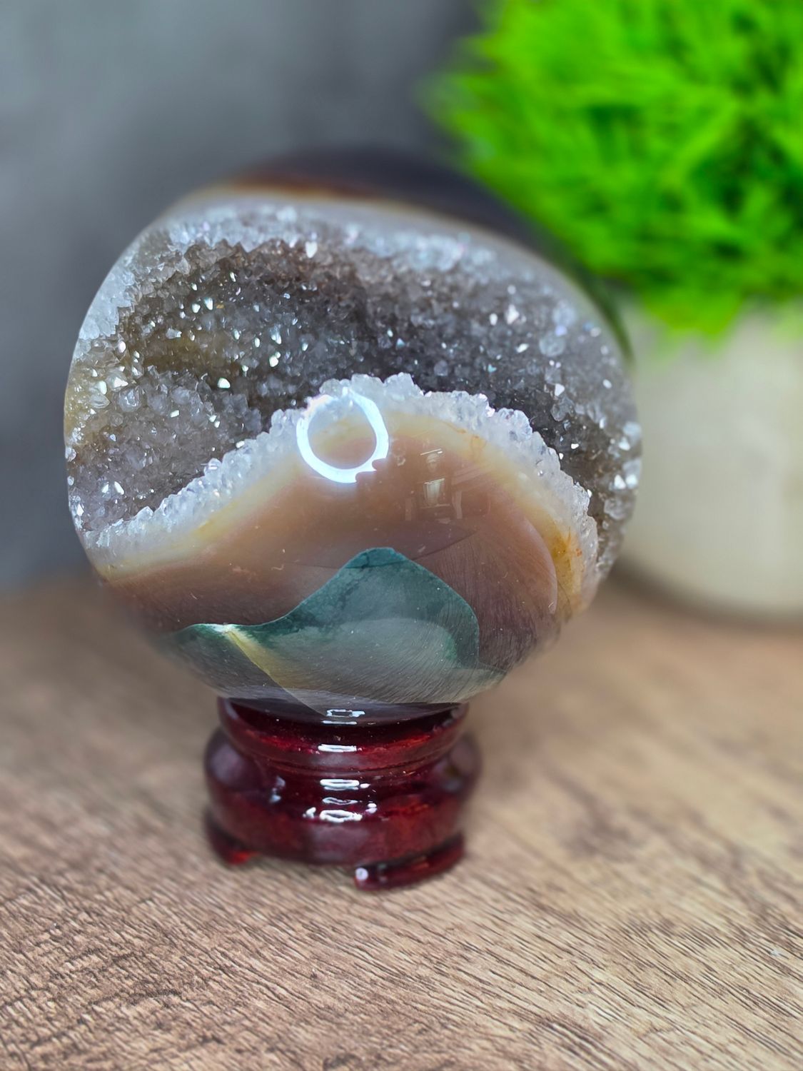 Amazing, Agate &amp; Quartz sphere.