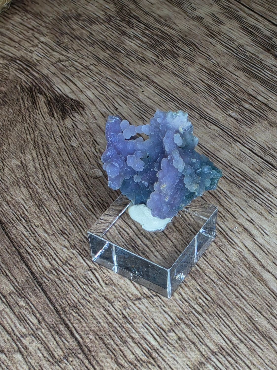 Mini Grape Agate w/stand!