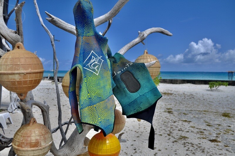 WETSUITS &amp; FINS