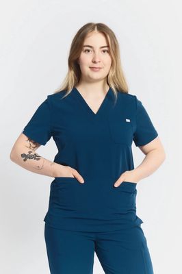 Joiia Women's Victoria 3 Pocket V-Neck Top
