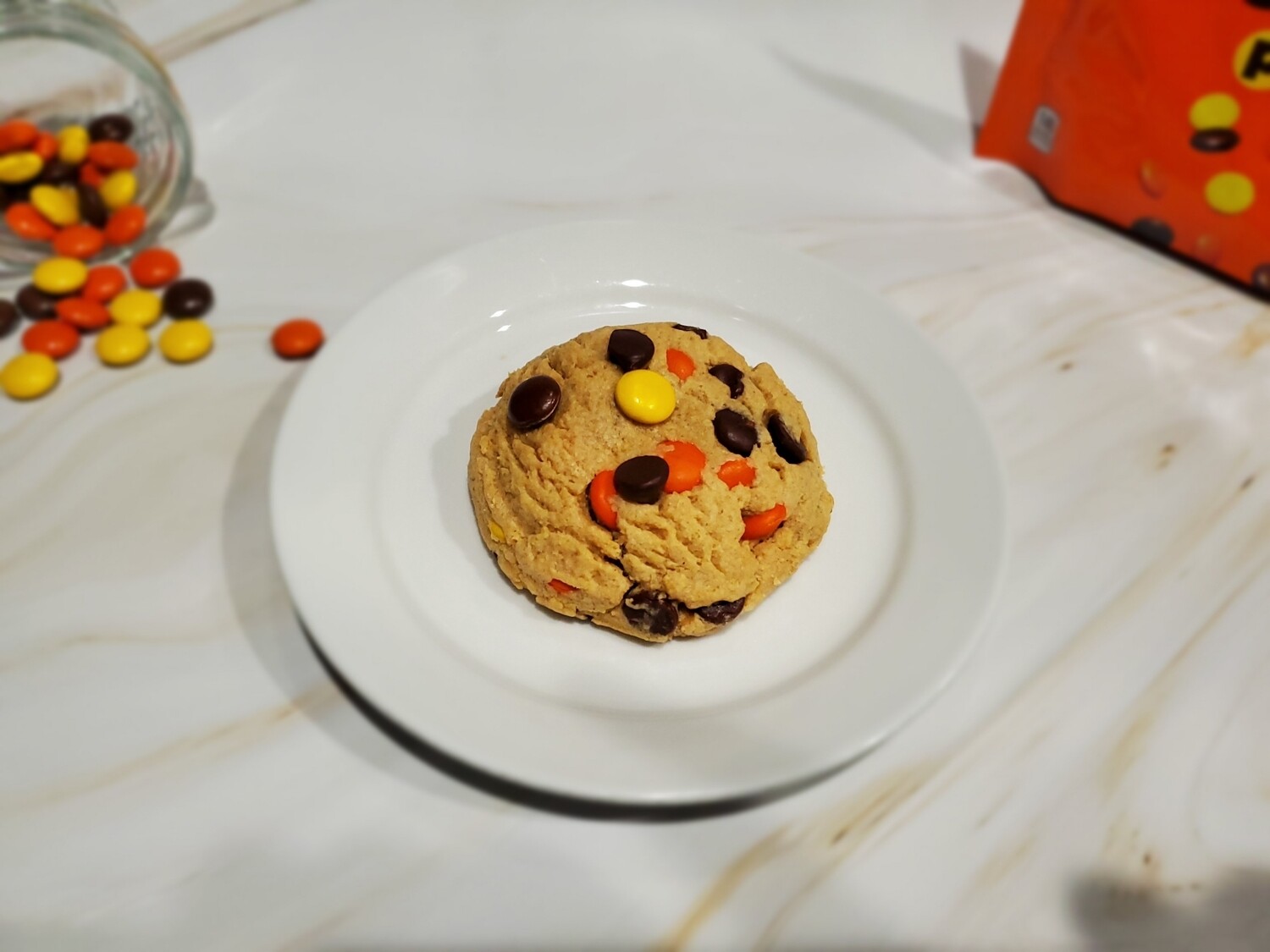 Reece&#39;s Pieces™ Peanut Butter Cookies- 6 Count