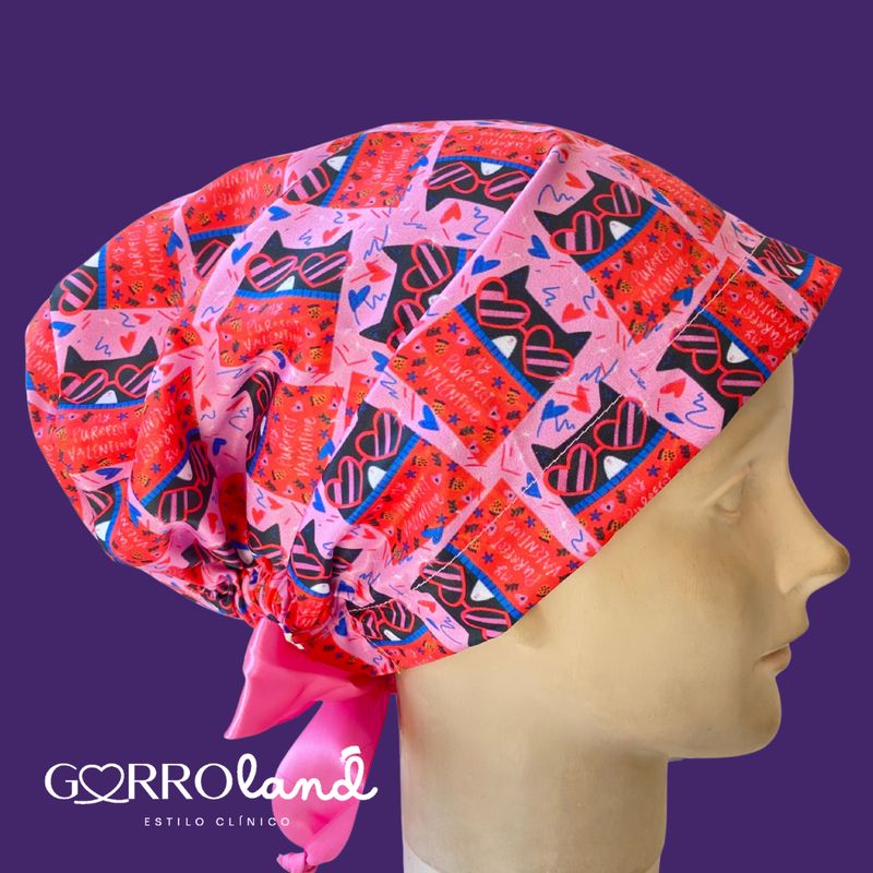 GATITO LENTES DE CORAZON