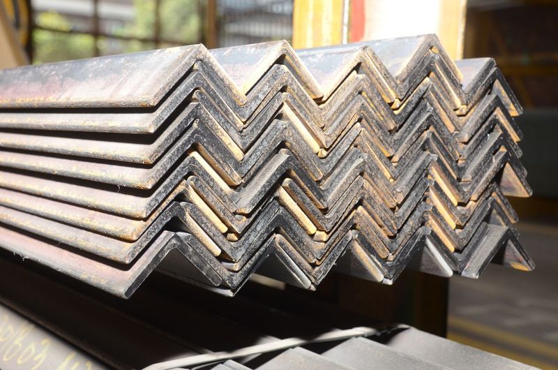 Ángulo A36 1/8" x 1" x 6m (Ref. AAI0254032060)