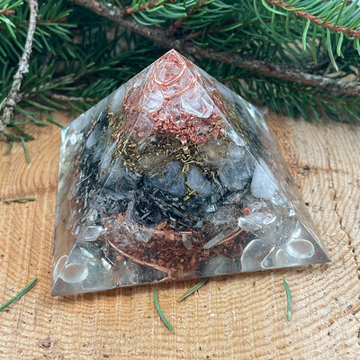 Bergkristall CHI Pyramide Kronenchakra 8x8cm