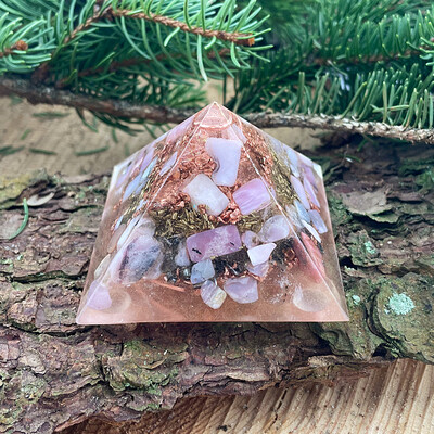 Rhodonit CHI Pyramide Herzchakra 6x6cm Rhodonit CHI Pyramide Herzchakra 6x6cm